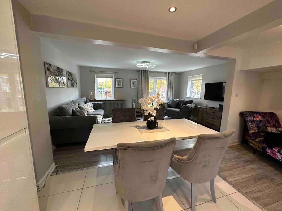 Waterside Mufc & Trafford Centre Townhouse 4 Bedroom Free Parking Mánchester Exterior foto